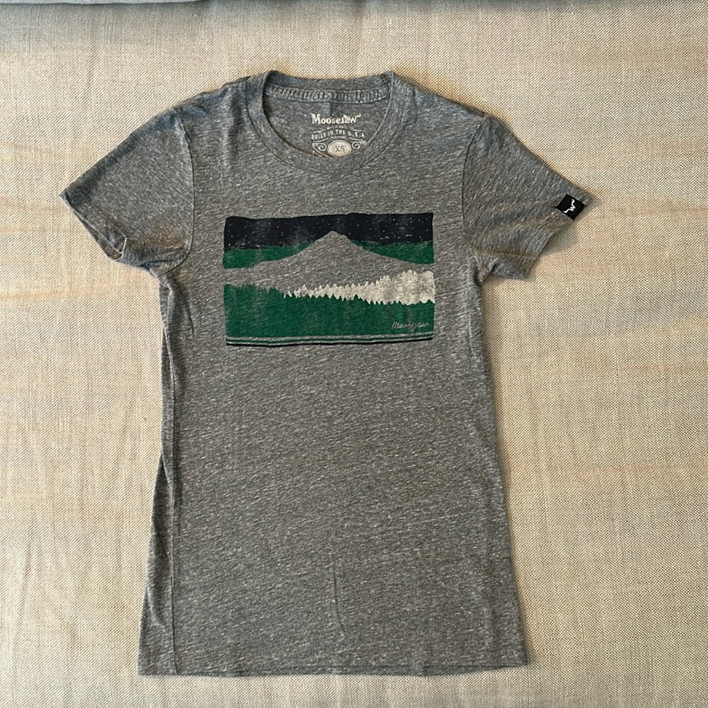 Moosejaw tee
